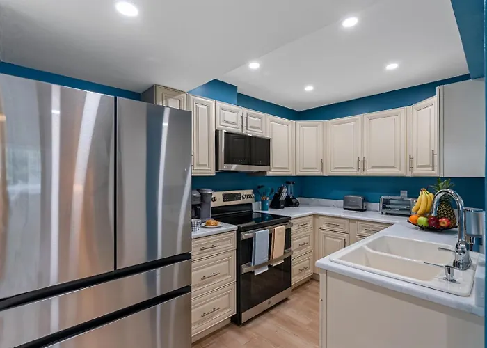 Gorgeous Townhouse One Block Away To Beaches! * Clearwater Beach