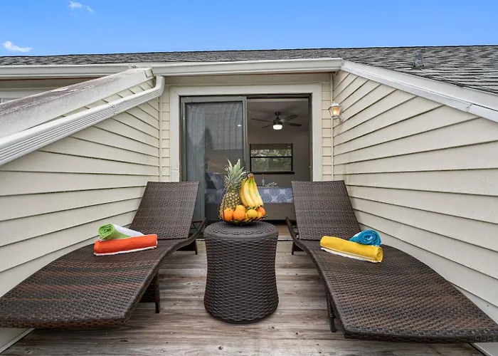 Gorgeous Townhouse One Block Away To Beaches! * Clearwater Beach