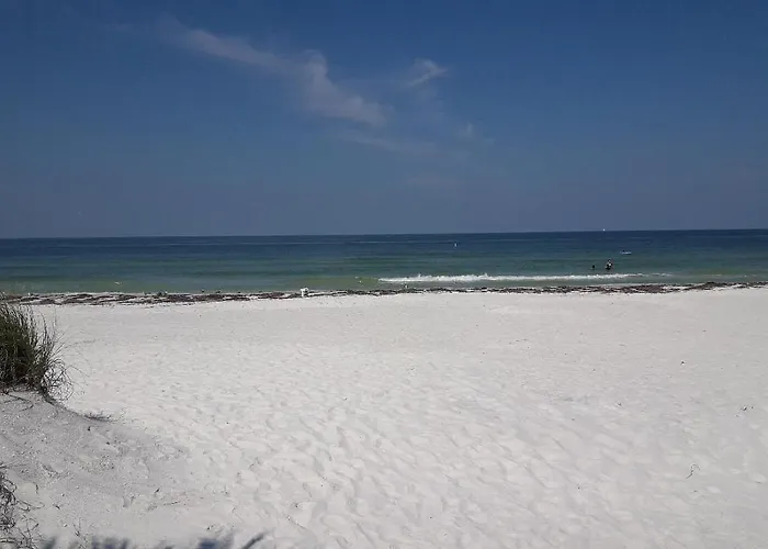 Gorgeous Townhouse One Block Away To Beaches! Сasa de vacaciones *