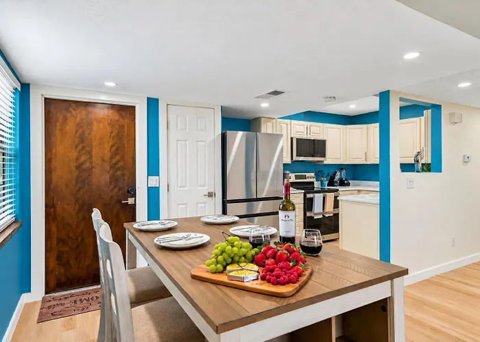 Сasa de vacaciones Gorgeous Townhouse One Block Away To Beaches!
