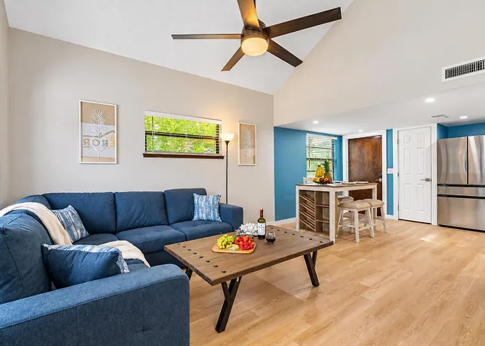 Сasa de vacaciones Gorgeous Townhouse One Block Away To Beaches! Clearwater Beach