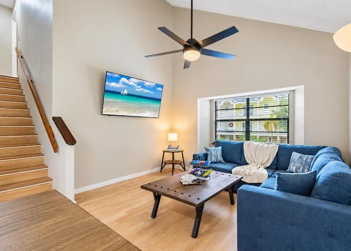 Gorgeous Townhouse One Block Away To Beaches! Сasa de vacaciones *