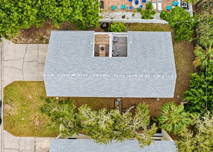 Gorgeous Townhouse One Block Away To Beaches! Clearwater Beach