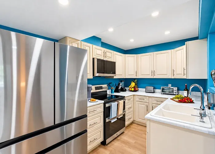 Gorgeous Townhouse One Block Away To Beaches! * Clearwater Beach