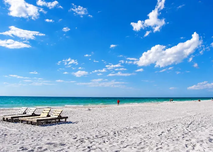 Gorgeous Townhouse One Block Away To Beaches! * Clearwater Beach