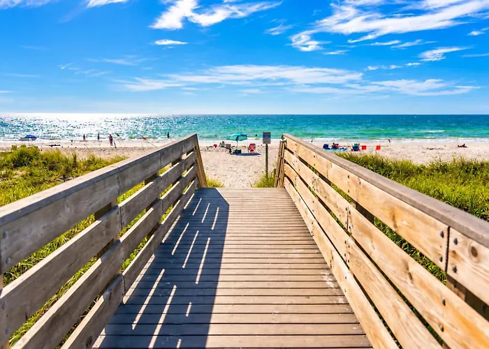 Holiday home Gorgeous Townhouse One Block Away To Beaches!